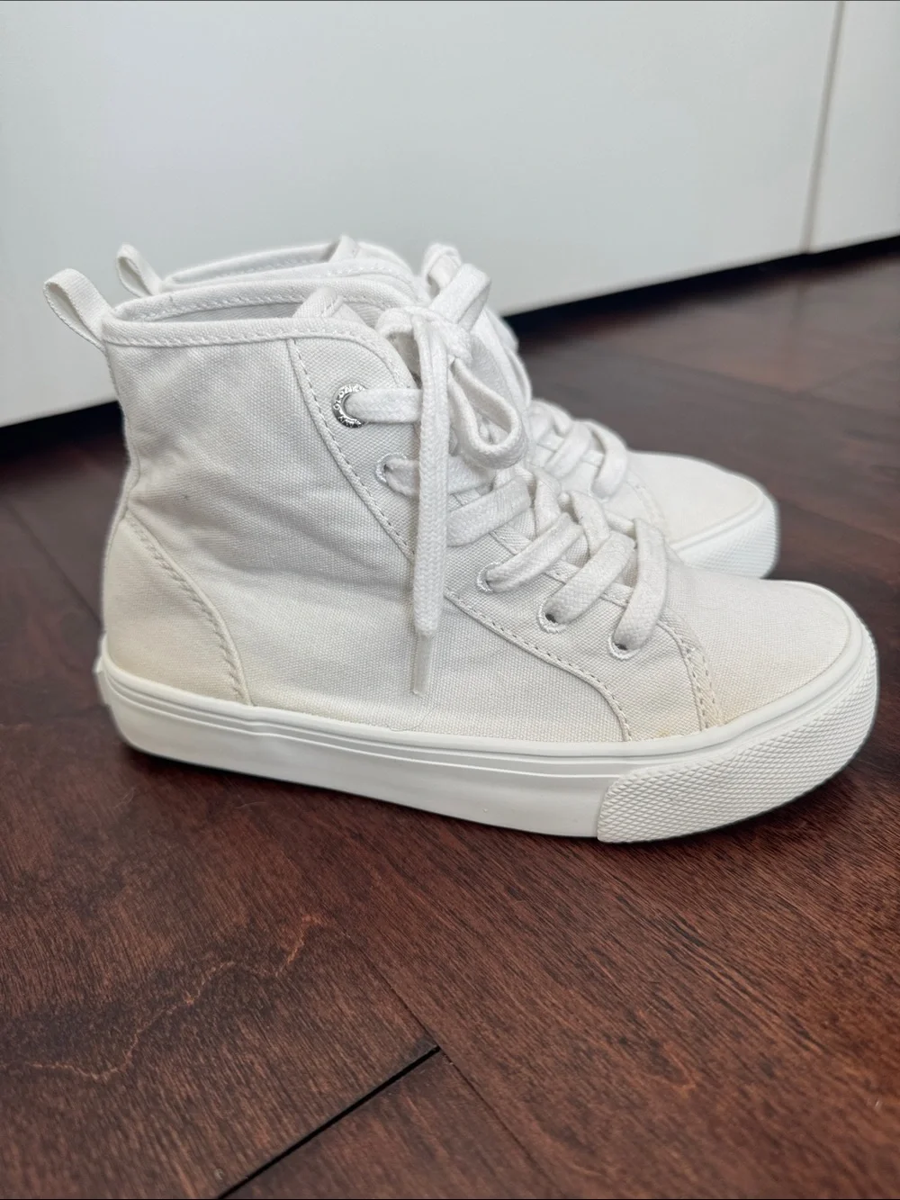 Old Navy White High Tops Shoes Casual Chic Fashion Sneakers, size 12